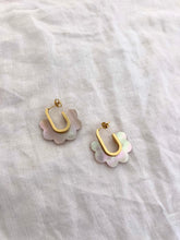 Load image into Gallery viewer, Mahana Flower