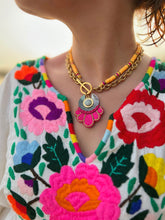 Load image into Gallery viewer, Mariposa Hot Pink